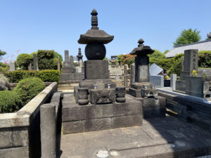 於奈津の墓